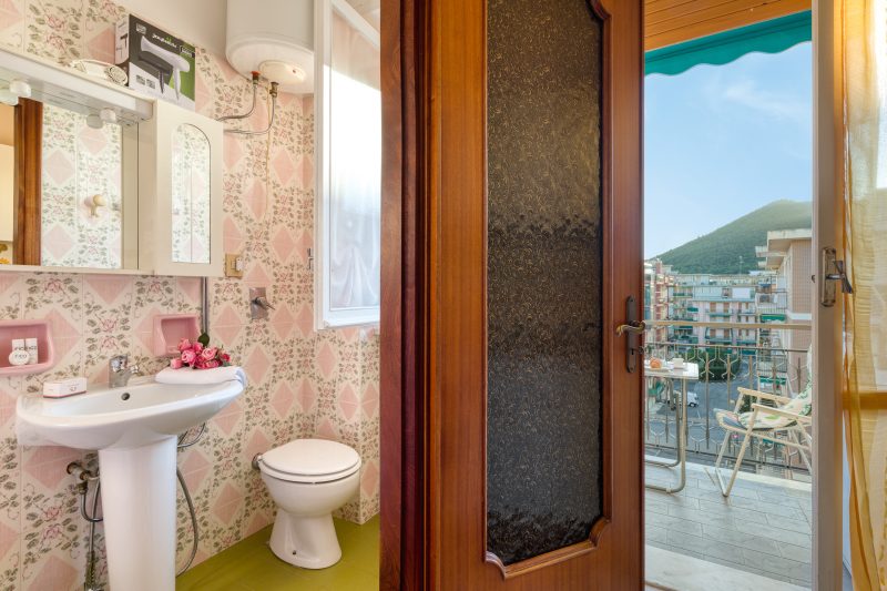 Il Rifugio - Town Center Apartment with Balcony