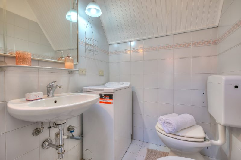 Apt. Gabriella: Studio in the Centre of Laveno
