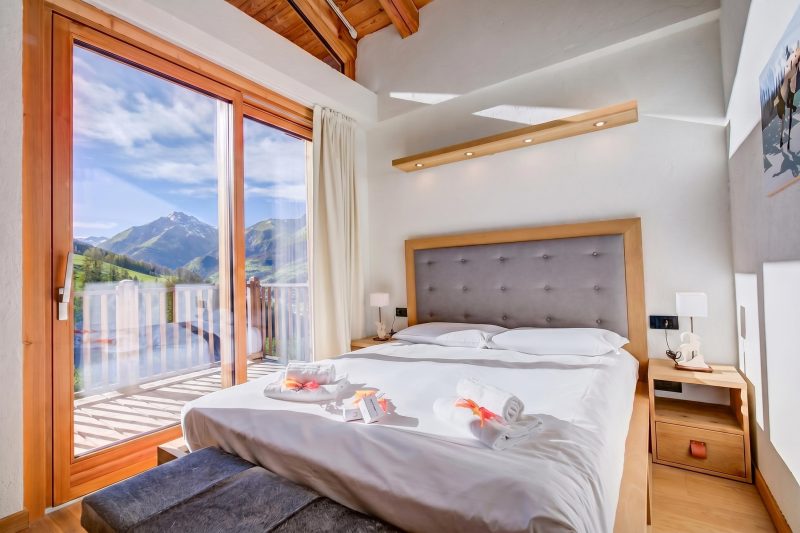 Chalet Merveille Ski In - Ski Out for 9