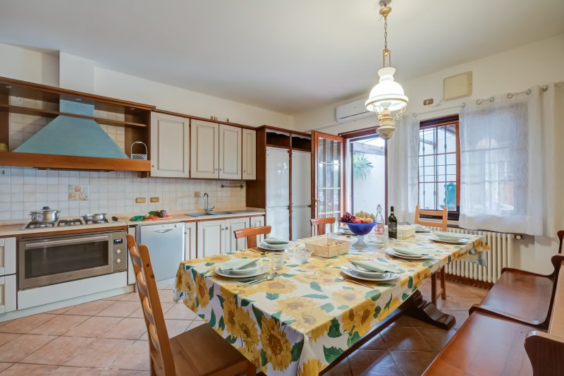 Villa Oasi with Private Pool BBQ & Garden near Sirmione