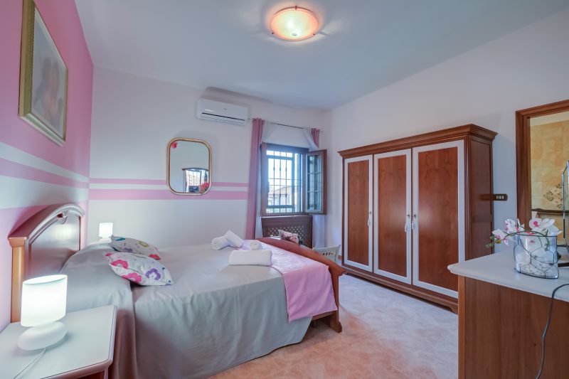 Villa Oasi with Private Pool BBQ & Garden near Sirmione