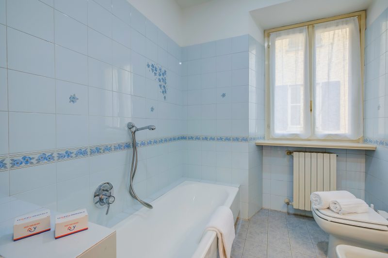 La Casa di Maddalena Stresa Centre: 2 Bed, 2 Bath, Balconies