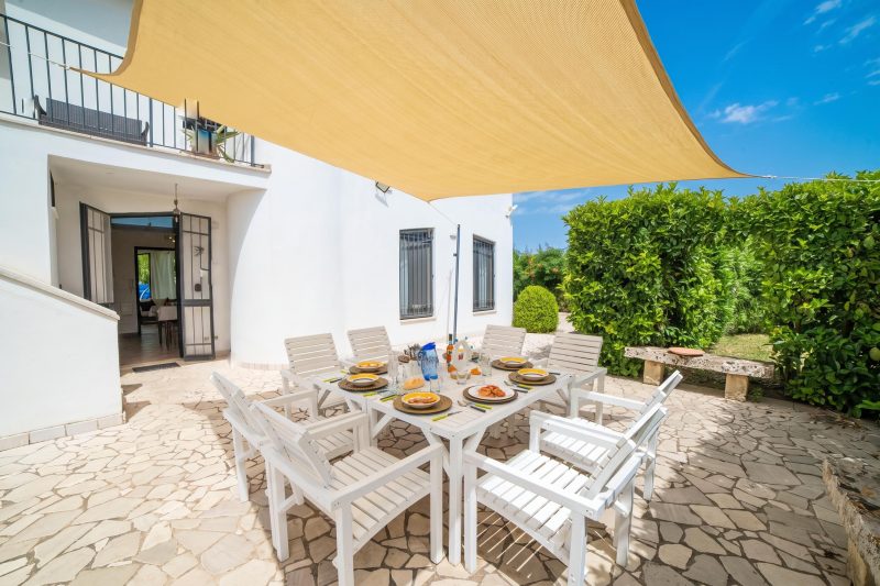 Villa Lisa with huge Pool and Garden