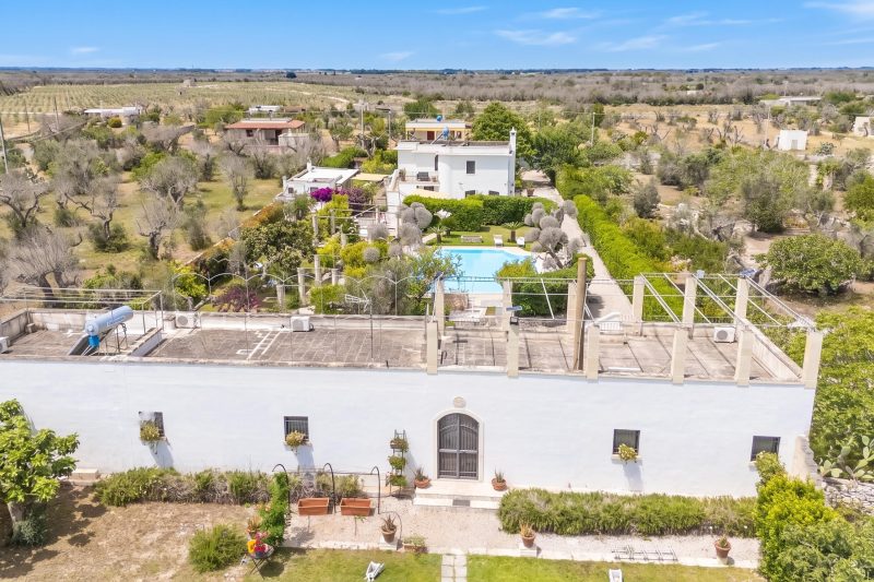 Villa Lisa with huge Pool and Garden