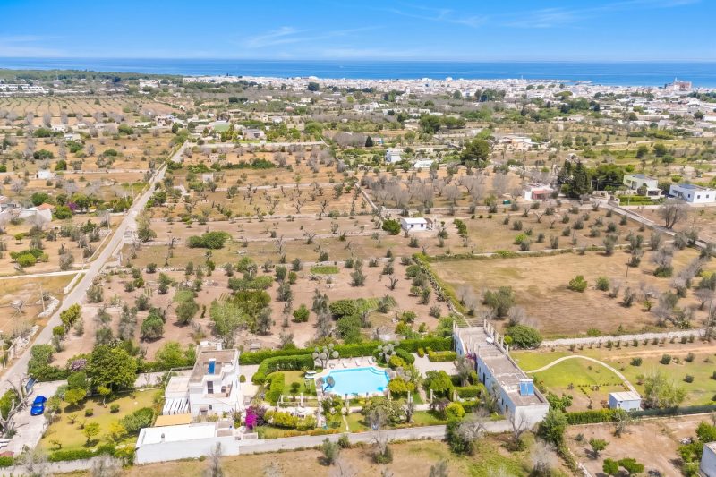 Villa Lisa with huge Pool and Garden