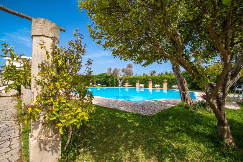 Villa Lisa with huge Pool and Garden
