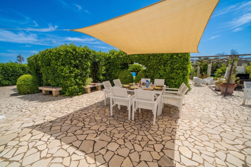 Villa Lisa with huge Pool and Garden