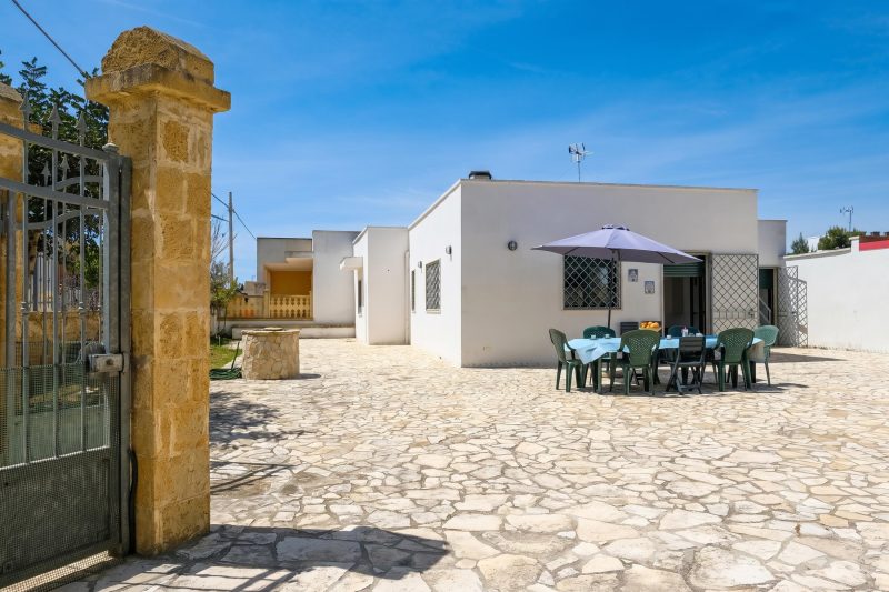 Villa Scianuli, Villa 250 meters from the sea