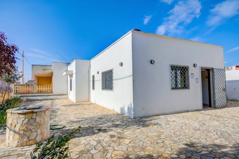 Villa Scianuli, Villa 250 meters from the sea