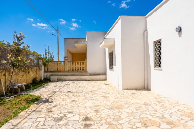Villa Scianuli, Villa 250 meters from the sea