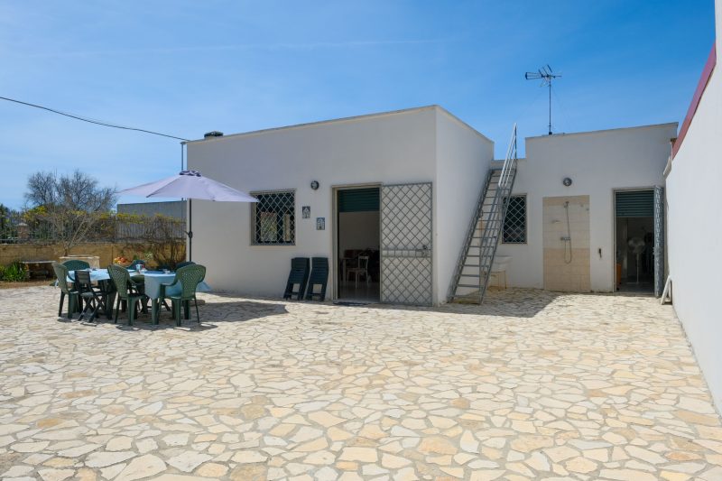 Villa Scianuli, Villa 250 meters from the sea