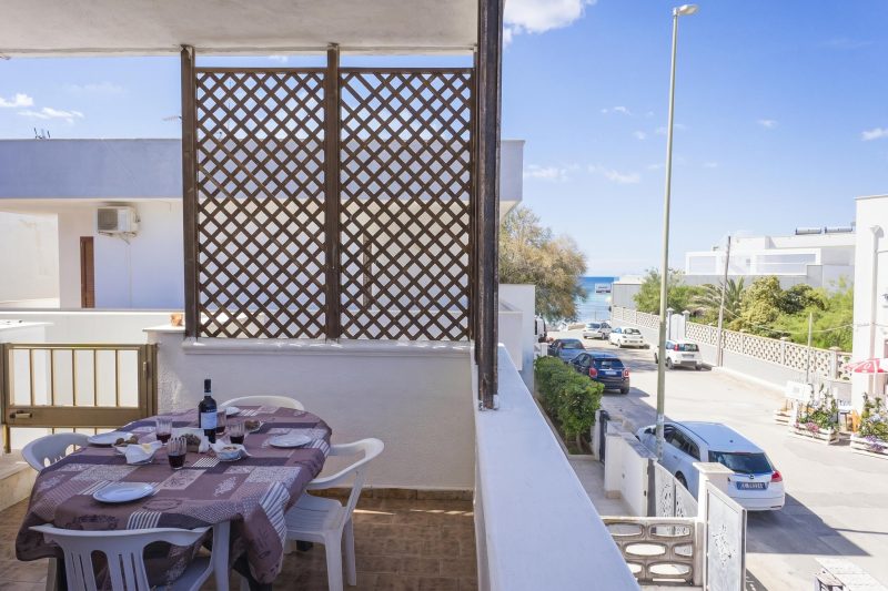 Torre Lapillo Apartment Sea View, 20m to Beach