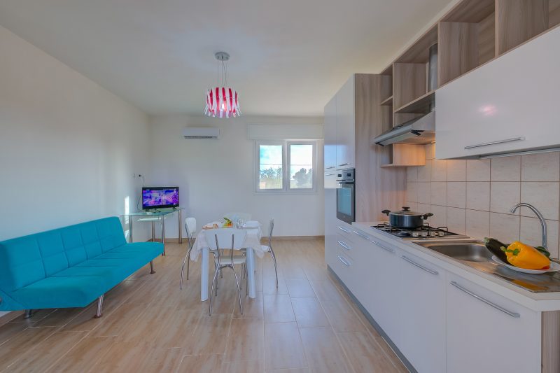 Le Bianche Apt1 with Garden Near The Sea