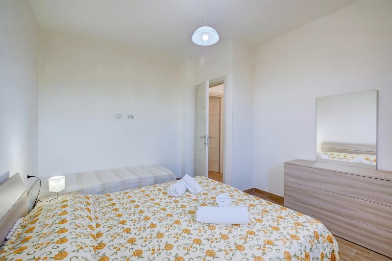 Le Bianche Apt1 with Garden Near The Sea
