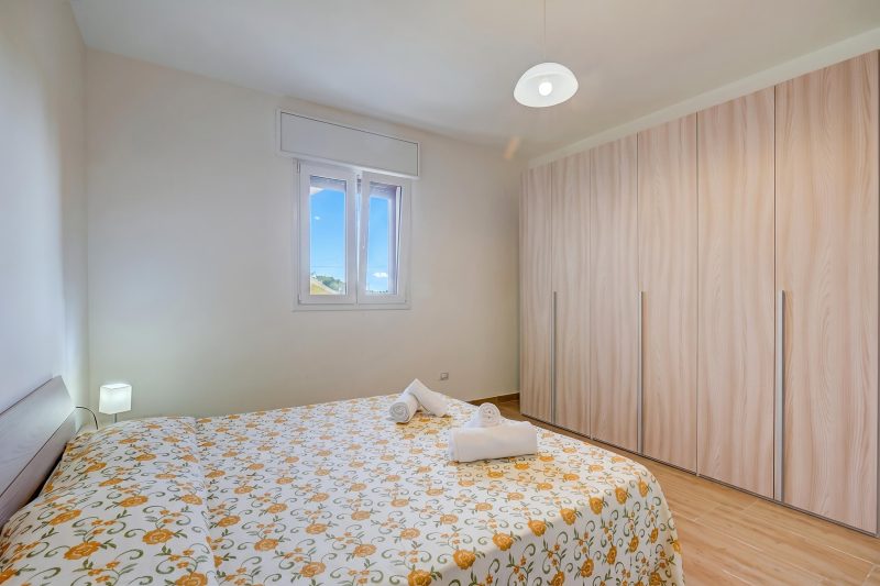 Le Bianche Apt1 with Garden Near The Sea