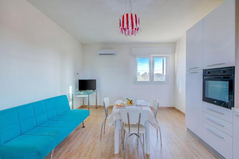 Le Bianche Apt1 with Garden Near The Sea
