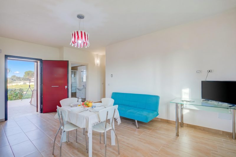 Le Bianche Apt1 with Garden Near The Sea