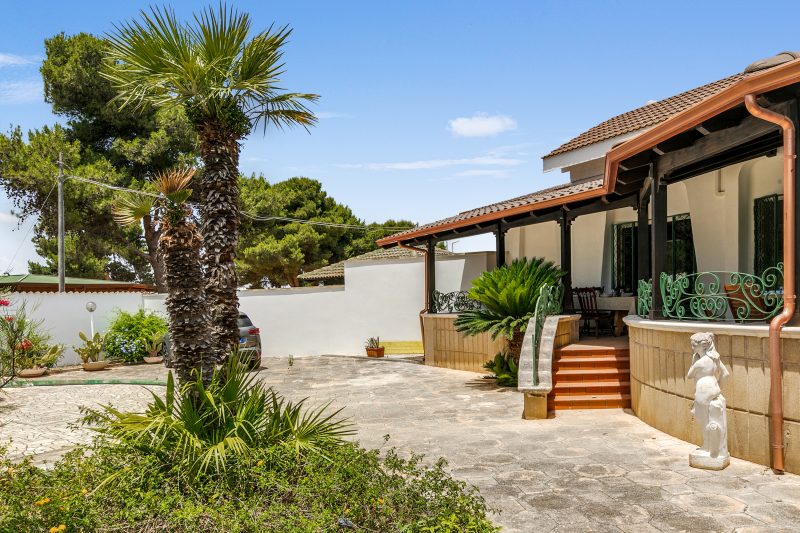Villa Isidoro - Sea View and Garden, 50m to Beach