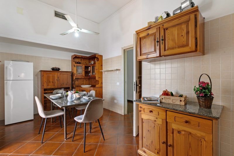 Villa Isidoro - Sea View and Garden, 50m to Beach