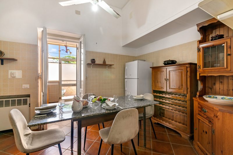 Villa Isidoro - Sea View and Garden, 50m to Beach