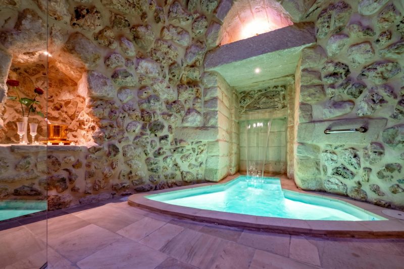 Lisària Villa Delle Meraviglie with Jacuzzi and Pool