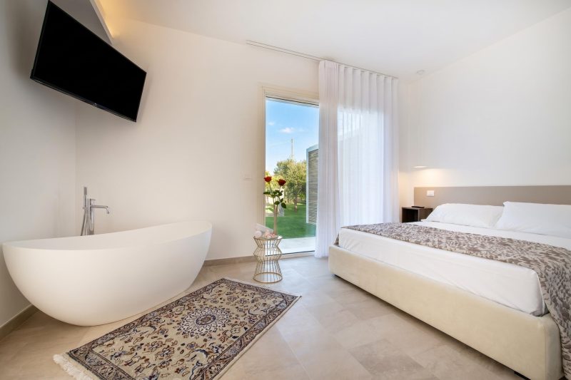 Lisària Villa Delle Meraviglie with Jacuzzi and Pool