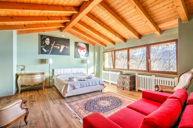 Faby House On Hilly Area & Lake View