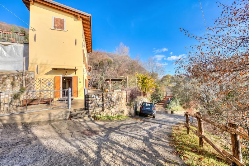 Faby House On Hilly Area & Lake View