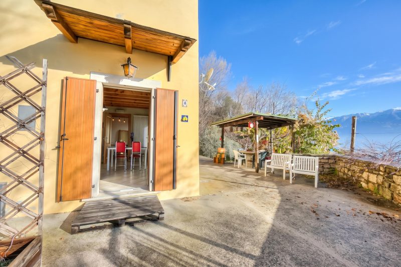 Faby House On Hilly Area & Lake View