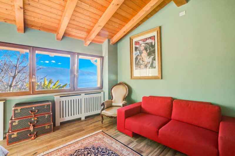 Faby House On Hilly Area & Lake View