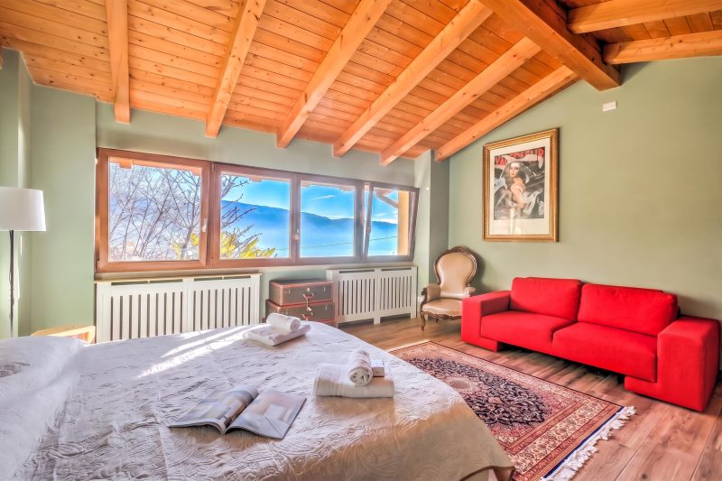 Faby House On Hilly Area & Lake View