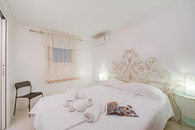 Casa Oleandri Shared Pool & Lake View