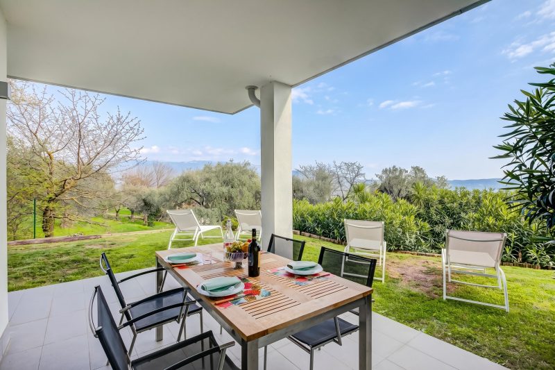 Casa Oleandri Shared Pool & Lake View
