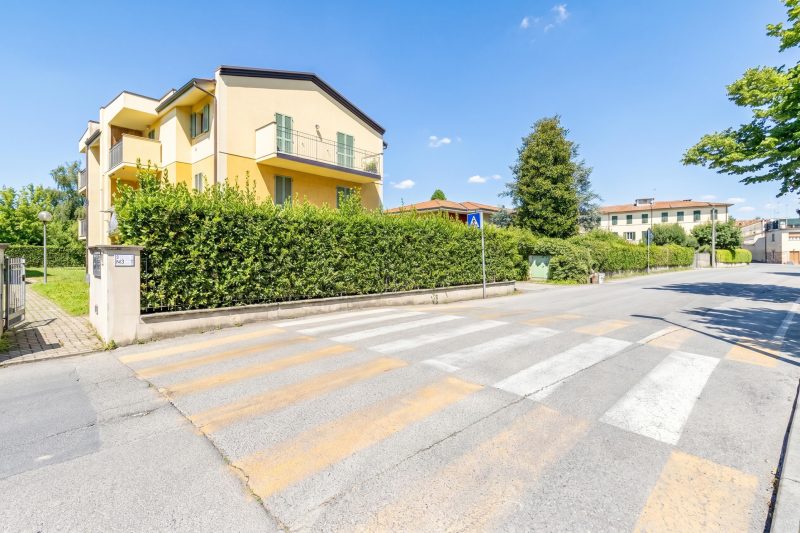 Appartamento Le Mimose - Lucca Apartment with Balcony