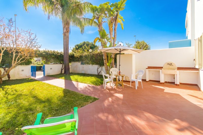 Villetta Relax with Garden, Pool and BBQ