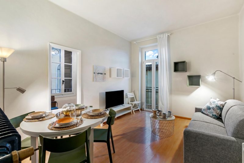 Casa Enza: Desenzano Apartment w/ private parking & AC