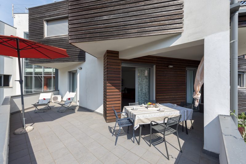 Onyx House With Shared Pool