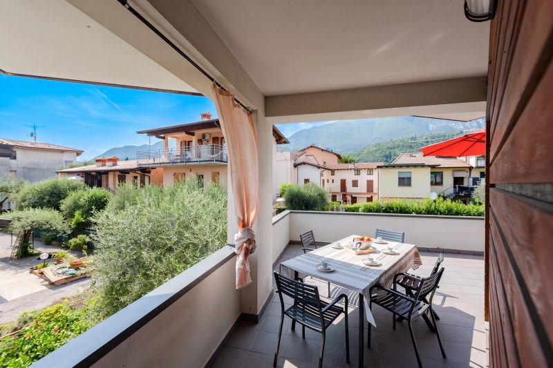 Onyx House With Shared Pool