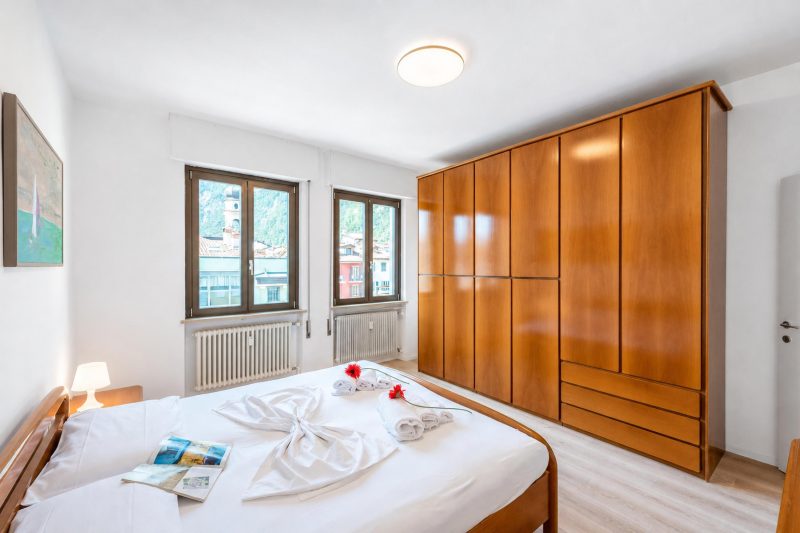 Casa Lucia in Old Riva Town with Balcony View