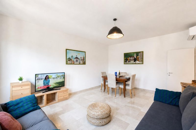 Casa Lucia in Old Riva Town with Balcony View