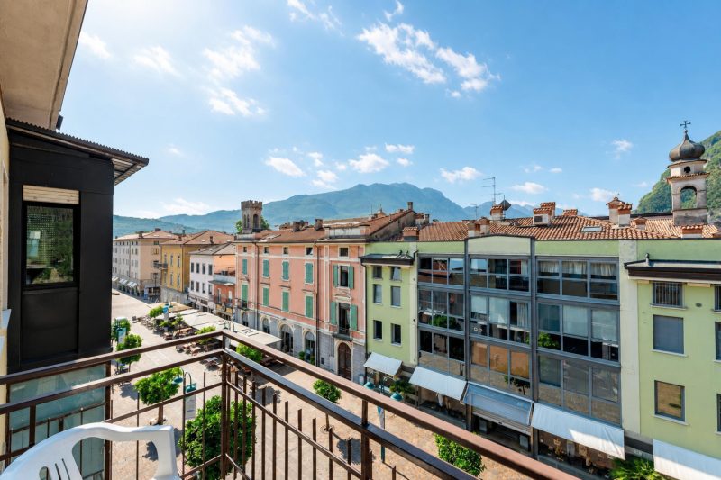 Casa Lucia in Old Riva Town with Balcony View