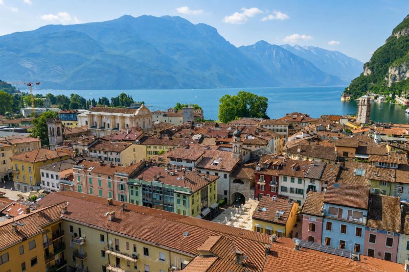 Casa Lucia in Old Riva Town with Balcony View