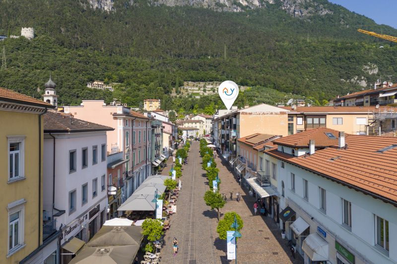 Casa Lucia in Old Riva Town with Balcony View