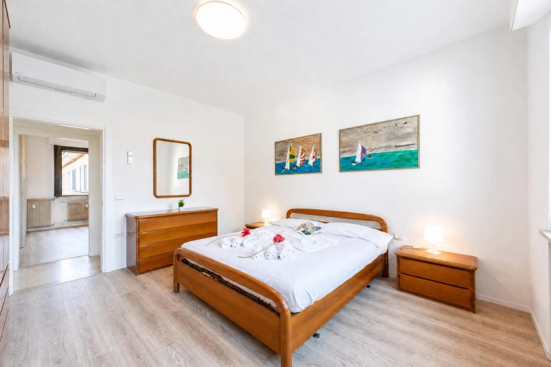 Casa Lucia in Old Riva Town with Balcony View