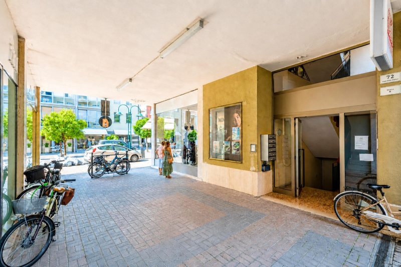 Casa Lucia in Old Riva Town with Balcony View