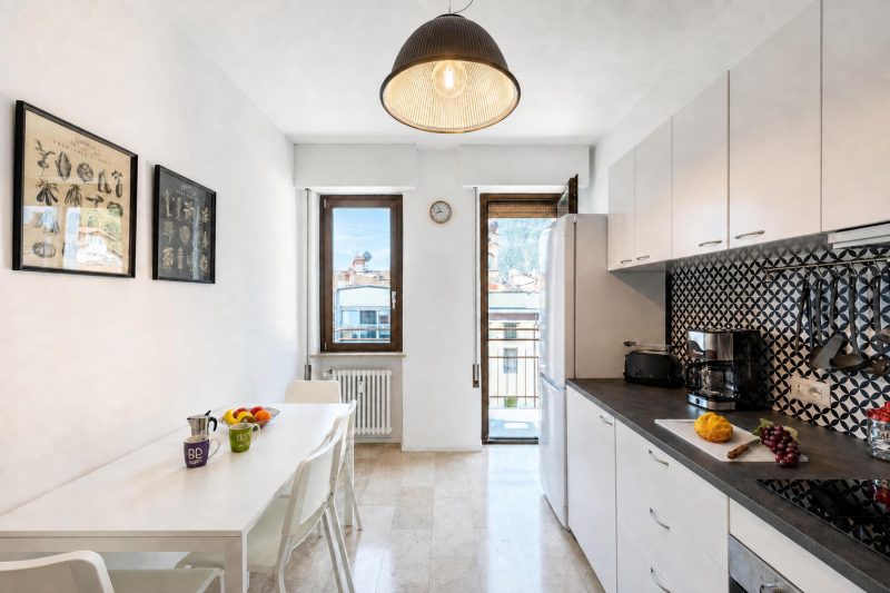 Casa Lucia in Old Riva Town with Balcony View