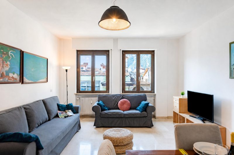 Casa Lucia in Old Riva Town with Balcony View