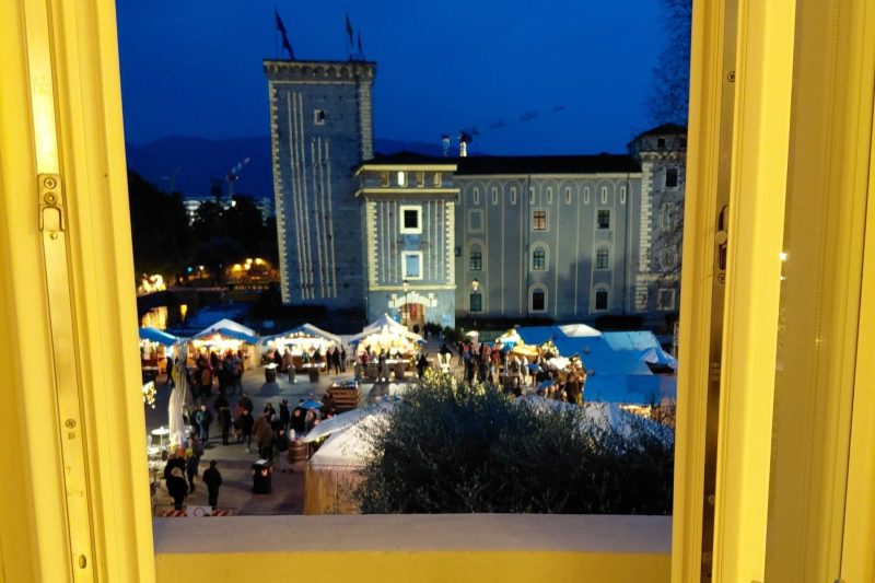 Life & View Luxury Apartment