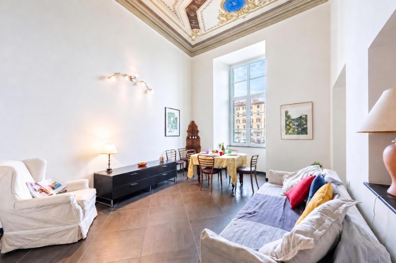 Beautiful Apartment Next To Aquarium