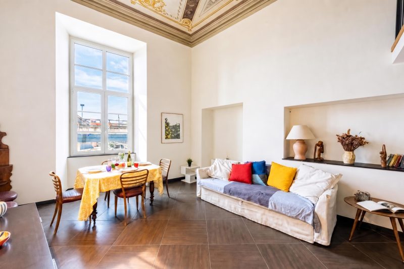 Beautiful Apartment Next To Aquarium